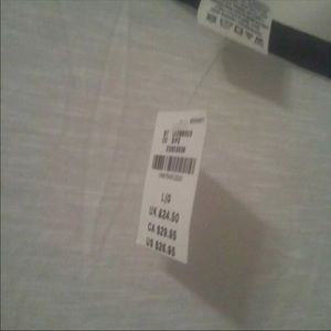 Victoria’s Secret Pink tee